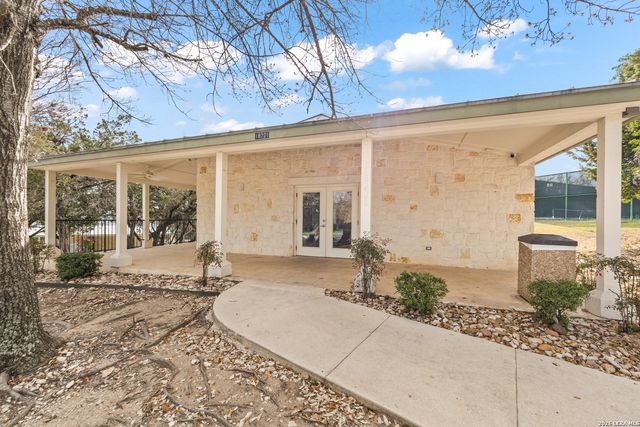 2818 Falling Brk, San Antonio, TX 78258