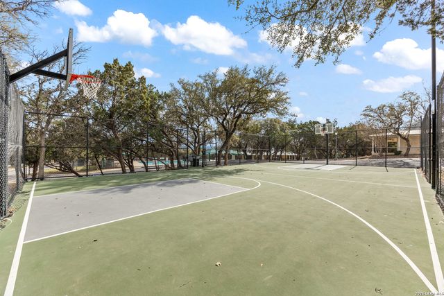 2818 Falling Brk, San Antonio, TX 78258