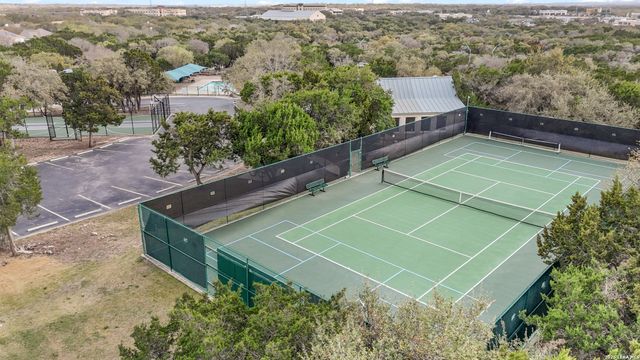 2818 Falling Brk, San Antonio, TX 78258