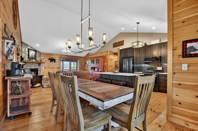 1831 Walnut Ridge, Ellijay, GA 30536