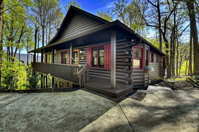 1831 Walnut Ridge, Ellijay, GA 30536