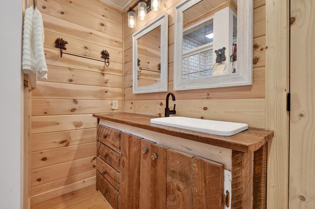 1831 Walnut Ridge, Ellijay, GA 30536