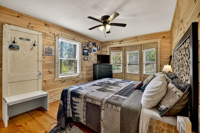 1831 Walnut Ridge, Ellijay, GA 30536