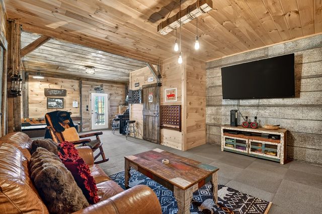 1831 Walnut Ridge, Ellijay, GA 30536