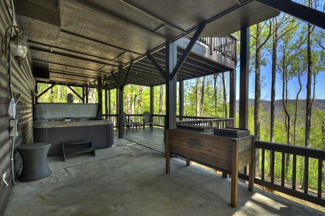 1831 Walnut Ridge, Ellijay, GA 30536