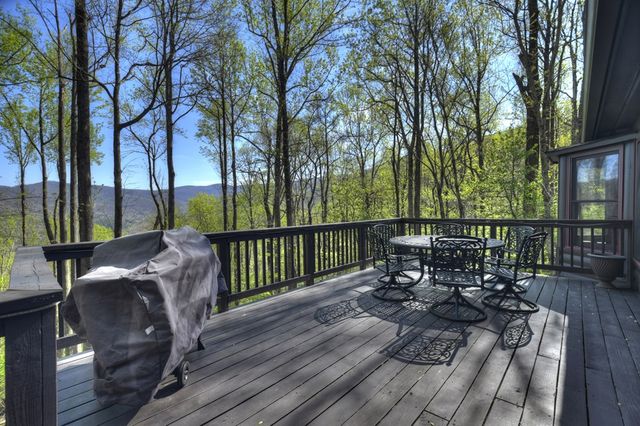 1831 Walnut Ridge, Ellijay, GA 30536