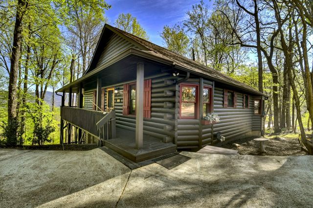1831 Walnut Ridge, Ellijay, GA 30536