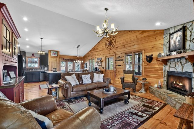 1831 Walnut Ridge, Ellijay, GA 30536