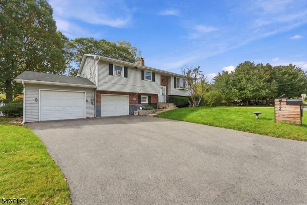 424 S 1St St, Lopatcong Twp., NJ 08865 — photo 2