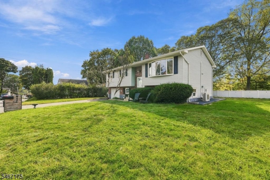 424 S 1St St, Lopatcong Twp., NJ 08865 — photo 3