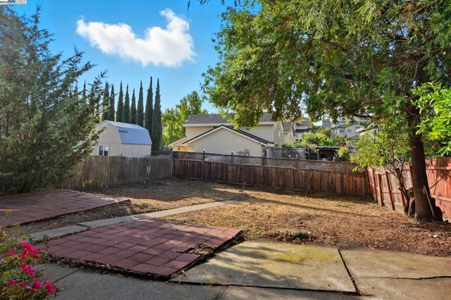 1923 E St, Hayward, CA 94541