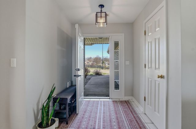 4804 LILLIAN DR, Columbia, MO 65202