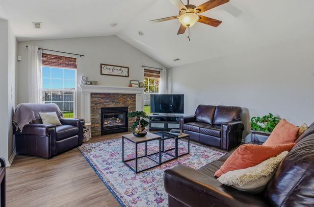 4804 LILLIAN DR, Columbia, MO 65202