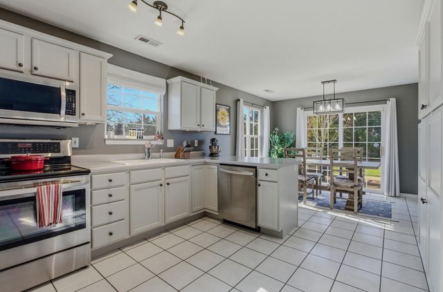 4804 LILLIAN DR, Columbia, MO 65202