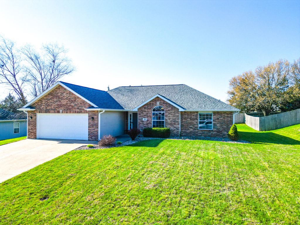 4804 LILLIAN DR, Columbia, MO 65202