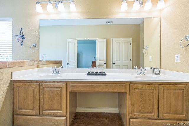 448 Western, Bandera, TX 78003