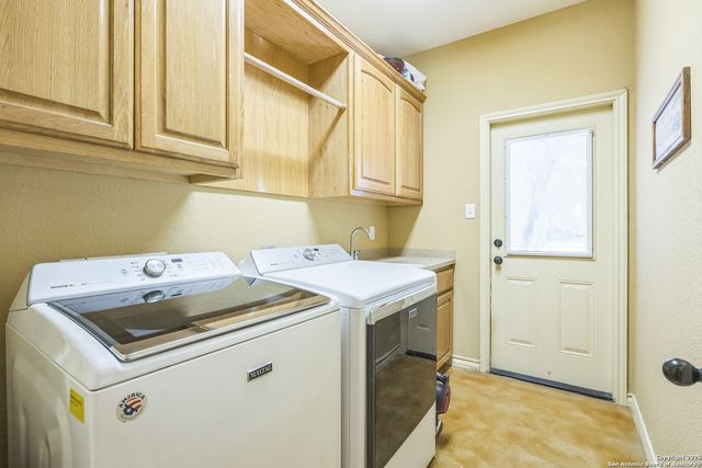 448 Western, Bandera, TX 78003