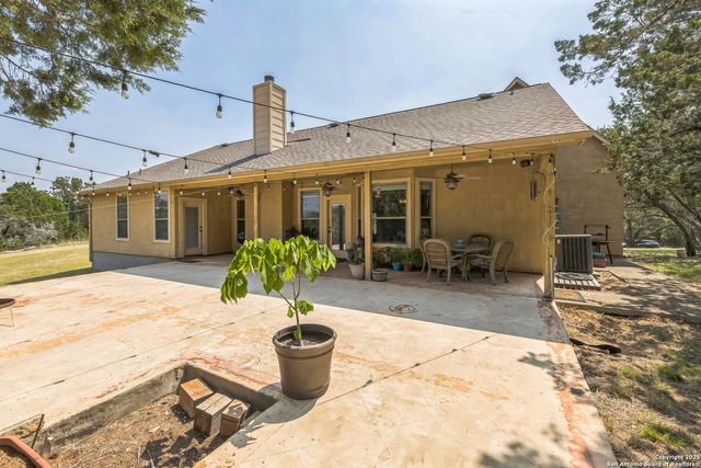 448 Western, Bandera, TX 78003