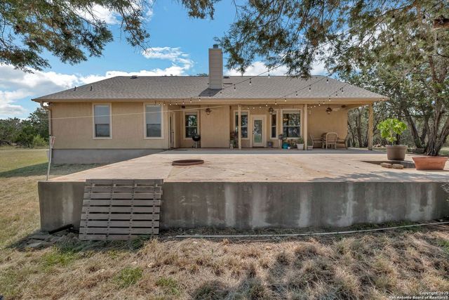 448 Western, Bandera, TX 78003