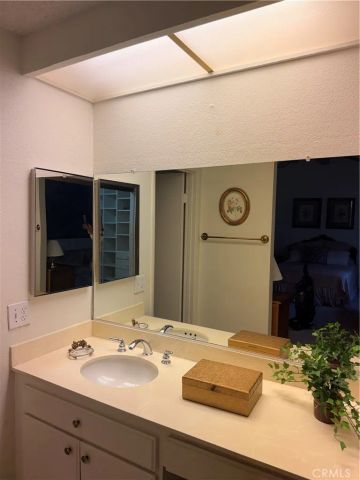 933 Creekside Dr. 126, Fullerton, CA 92833