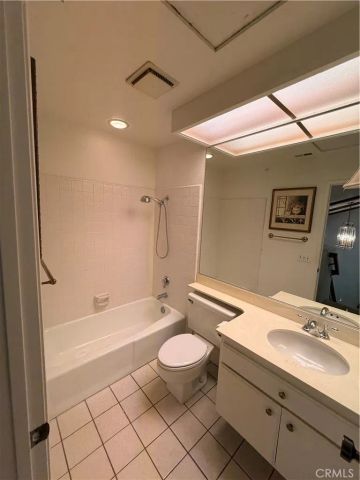 933 Creekside Dr. 126, Fullerton, CA 92833