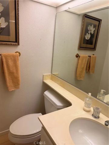 933 Creekside Dr. 126, Fullerton, CA 92833