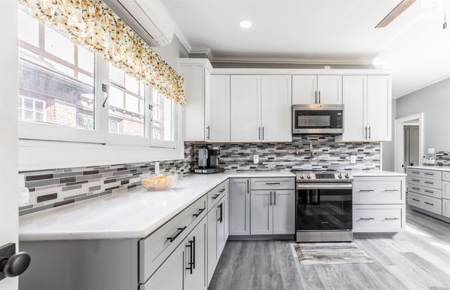 731 SE Riverside Drive, Evansville, IN 47713