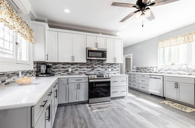 731 SE Riverside Drive, Evansville, IN 47713