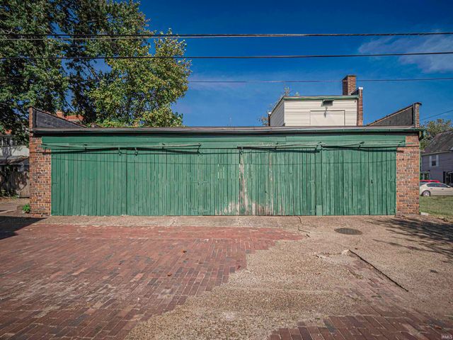 731 SE Riverside Drive, Evansville, IN 47713