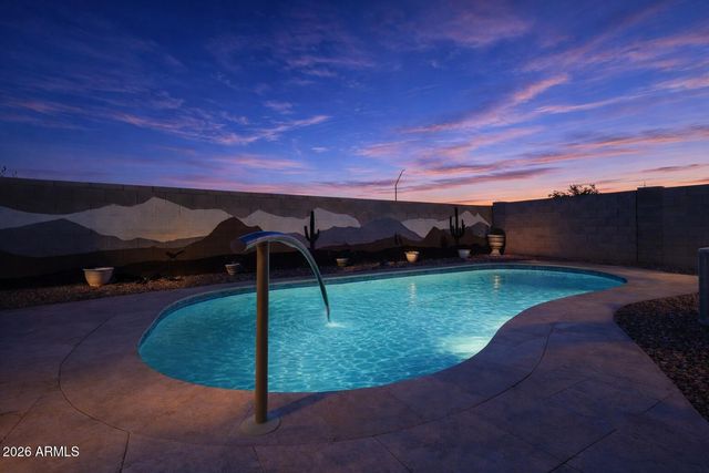 18348 W ARTEMISA Avenue, Wittmann, AZ 85361