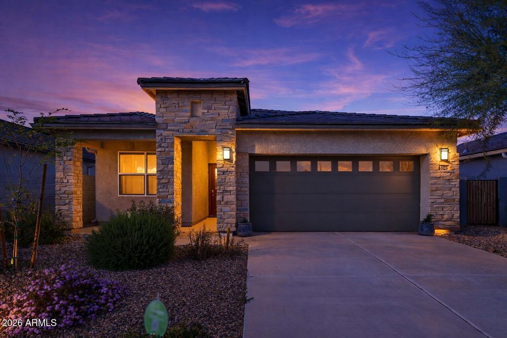 18348 W ARTEMISA Avenue, Wittmann, AZ 85361