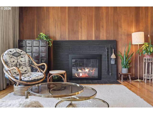 9505 Ne THOMPSON St, Portland, OR 97220