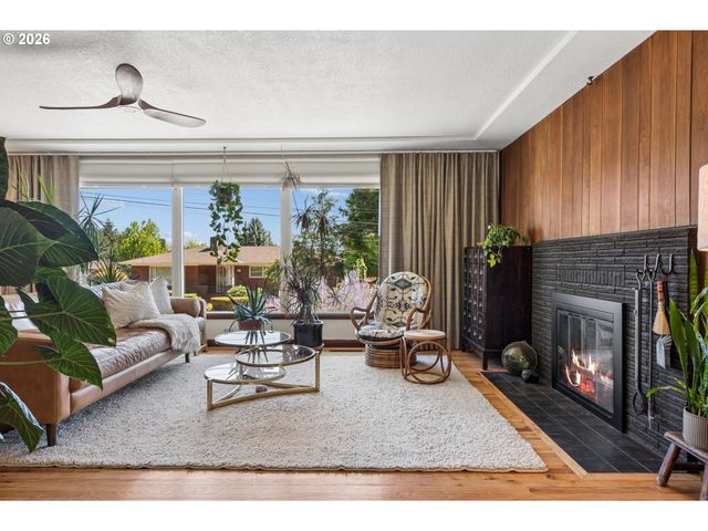 9505 Ne THOMPSON St, Portland, OR 97220