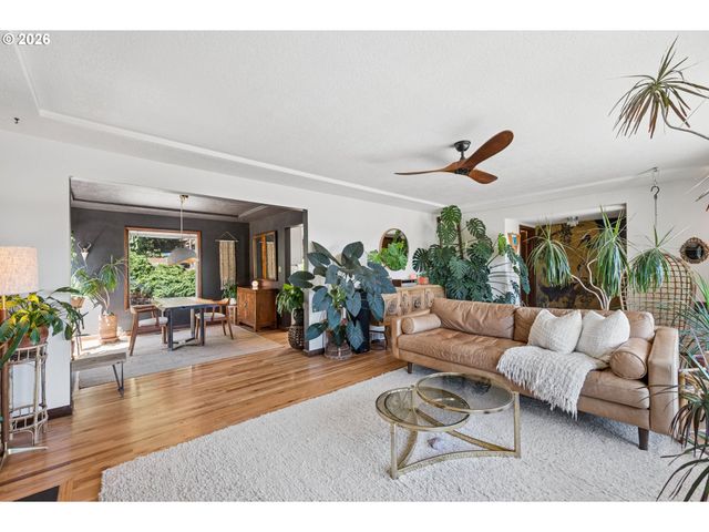 9505 Ne THOMPSON St, Portland, OR 97220