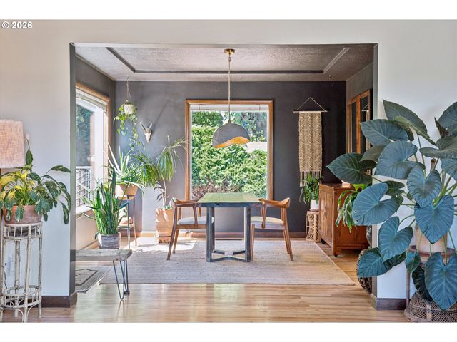 9505 Ne THOMPSON St, Portland, OR 97220