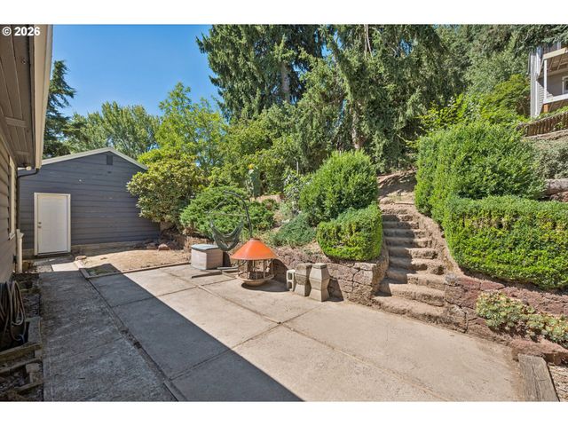 9505 Ne THOMPSON St, Portland, OR 97220