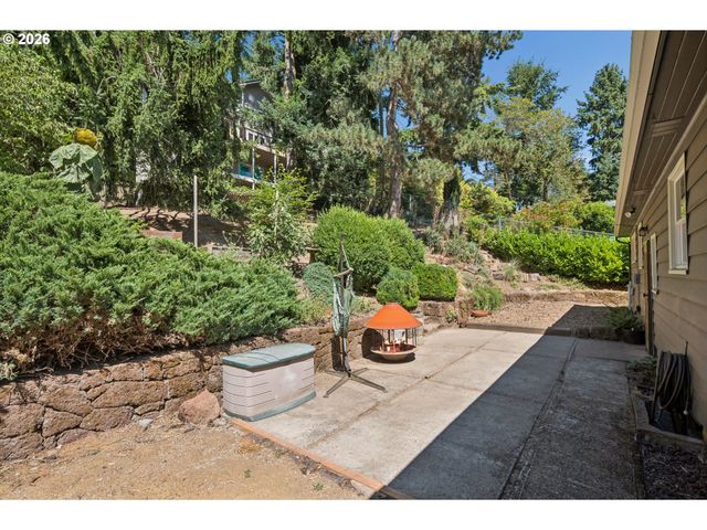 9505 Ne THOMPSON St, Portland, OR 97220