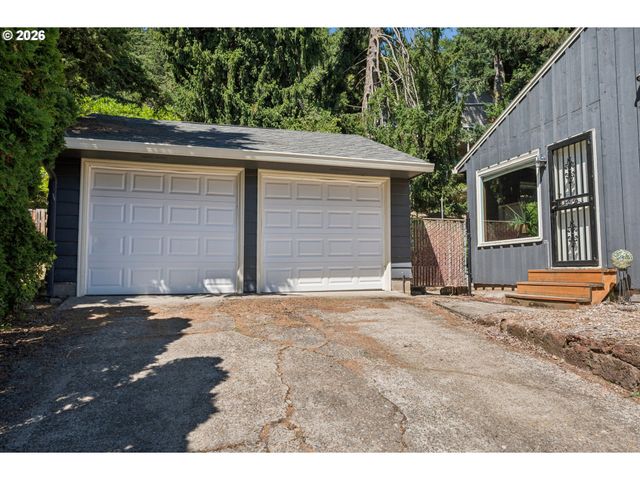 9505 Ne THOMPSON St, Portland, OR 97220