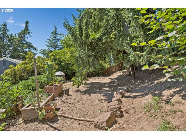 9505 Ne THOMPSON St, Portland, OR 97220