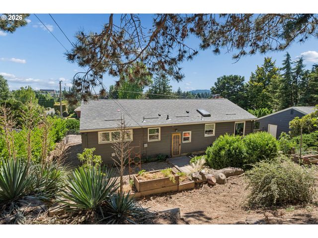 9505 Ne THOMPSON St, Portland, OR 97220