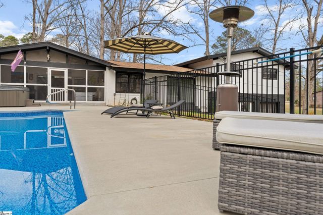 401 Clairmont Drive, Greenwood, SC 29649