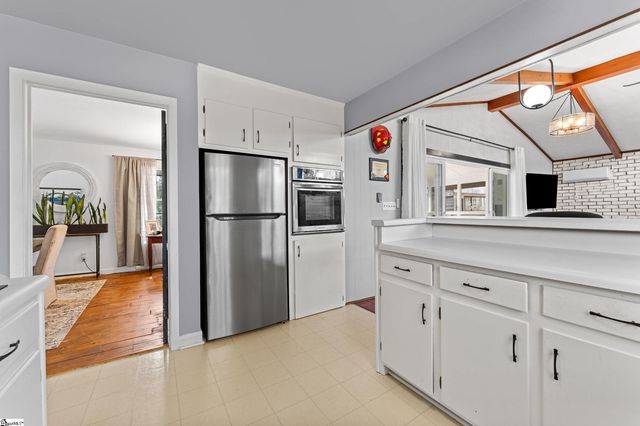 401 Clairmont Drive, Greenwood, SC 29649