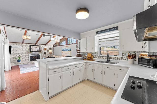 401 Clairmont Drive, Greenwood, SC 29649