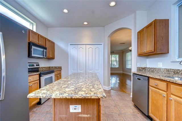 8907 ASHFORD GABLES, Tampa, FL 33626