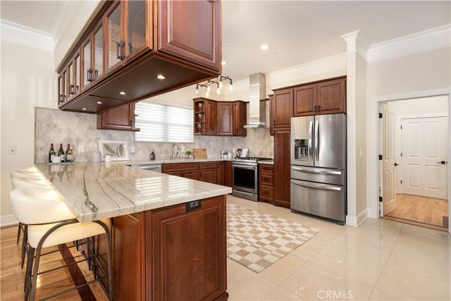 877 N Oakland, Pasadena, CA 91104