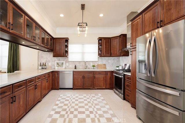 877 N Oakland, Pasadena, CA 91104