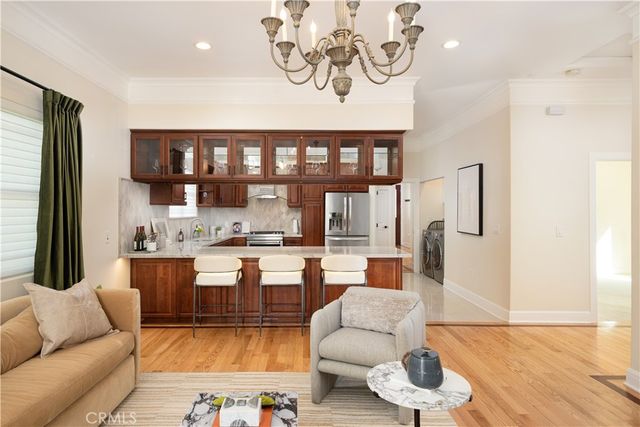 877 N Oakland, Pasadena, CA 91104
