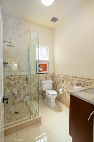 877 N Oakland, Pasadena, CA 91104