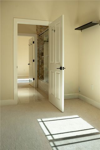 877 N Oakland, Pasadena, CA 91104