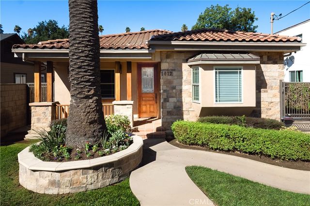 877 N Oakland, Pasadena, CA 91104
